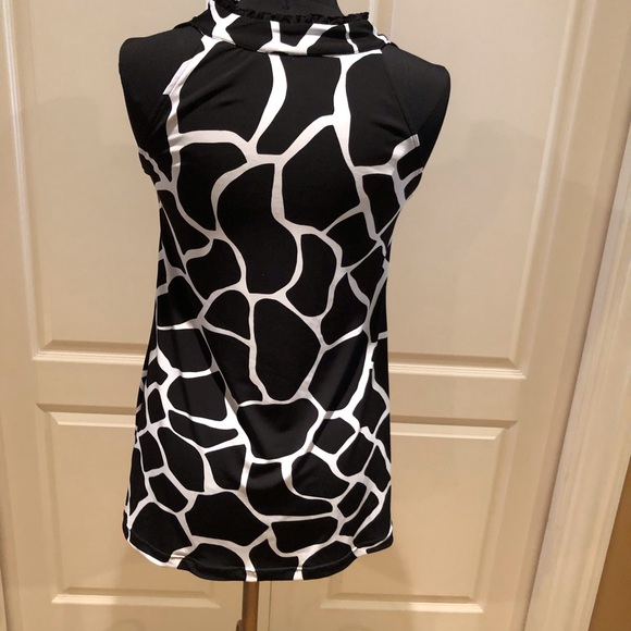 Top - Picture 3 of 5